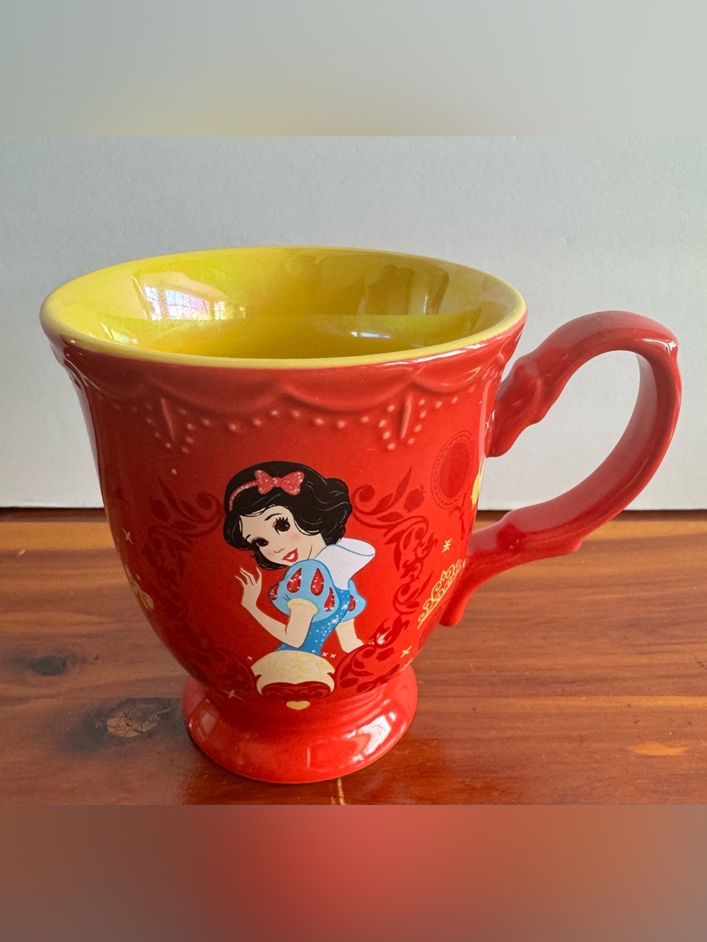 Disney Store Snow White Red Pedestal Mug Embossed Princess Collectible